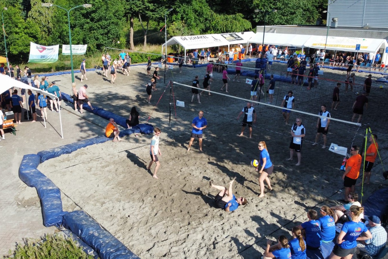 Lees meer over het artikel Tropische editie 39e LoVoC-De Meidoorn beachtoernooi